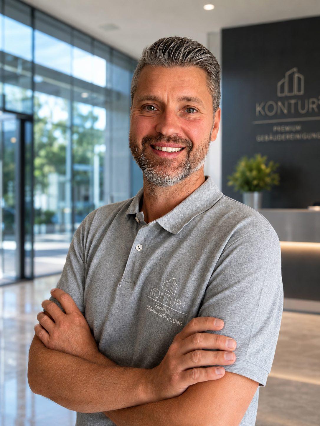 Benedikt Gauer – KONTUR³ Premium Gebäudereinigung